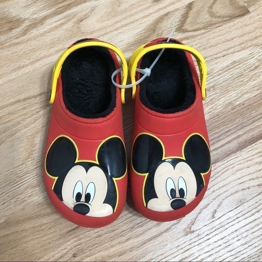Crocs Mickey Mouse Fleece Lined Sz 2 Kids Disney Red